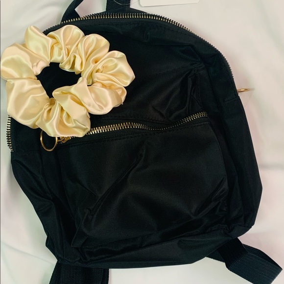 KLM’s Luxey Locks Handmade Hair Scrunchies - Beige - Picture 1 of 3